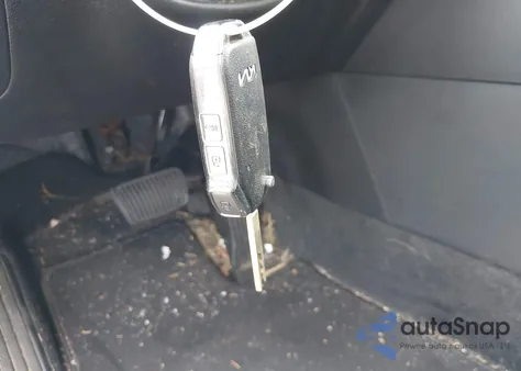 2023 Kia Sportage Lx z USA, uszkodzony, nr VIN KNDPU3AF6P7033867